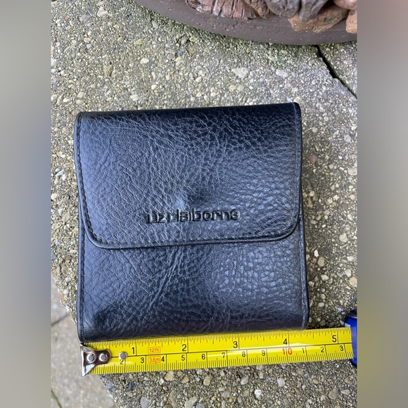 LIZ CLAIBORNE Wallet / Small Purse / Clutch. Black Leather. Foldaway. - Picture 10 of 13